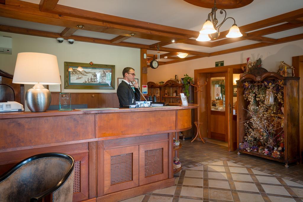 Hotel Honti Wellness Es Konferencia Szalloda Visegrád Exteriör bild