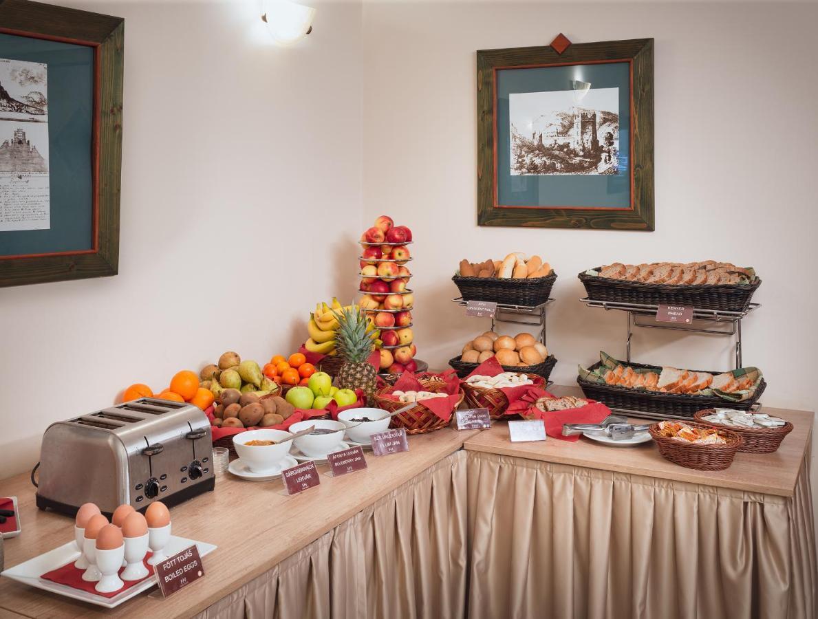 Hotel Honti Wellness Es Konferencia Szalloda Visegrád Exteriör bild