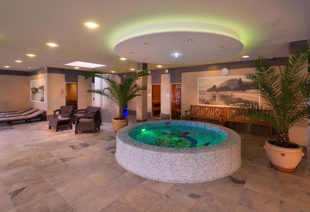 Hotel Honti Wellness Es Konferencia Szalloda Visegrád Exteriör bild