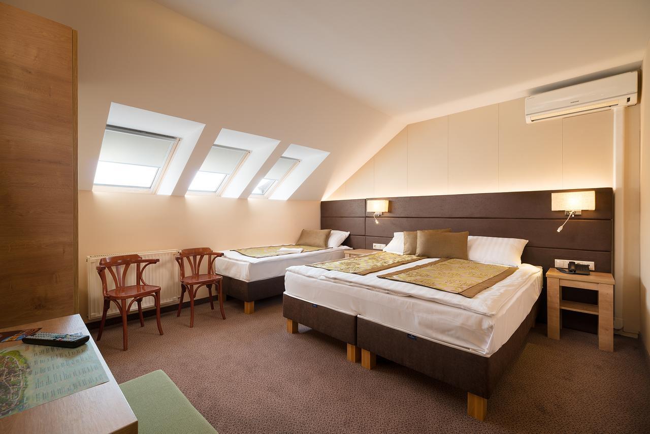 Hotel Honti Wellness Es Konferencia Szalloda Visegrád Exteriör bild